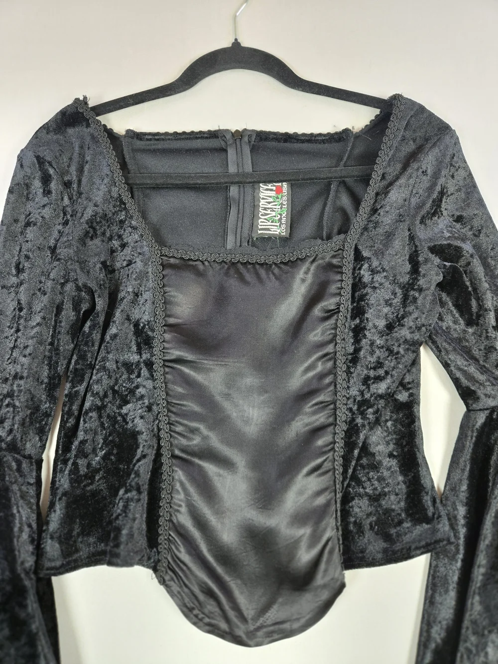 VTG Lip Service Black Velvet Satin Corset Bell Sleeve Gothic Top Size Large - Picture 2 of 12